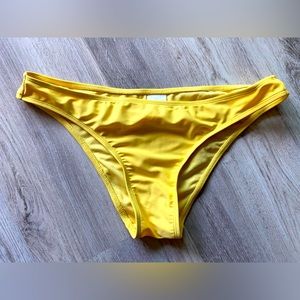 👙 Xhilaration bikini bottom only